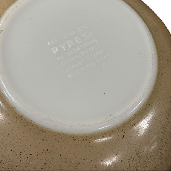 Pyrex Homestead Set of Three Nesting Mixing Bowls #401, 402 403 - Picture 3 of 7